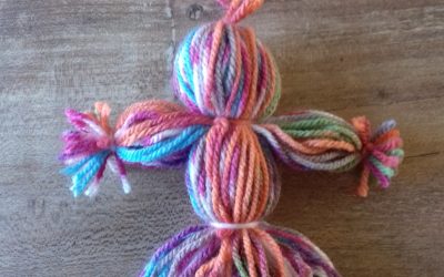 DIY petite poupée en laine