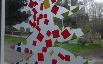 Décoration de fenêtre sapin de Noël, botte de Noël, papier calque