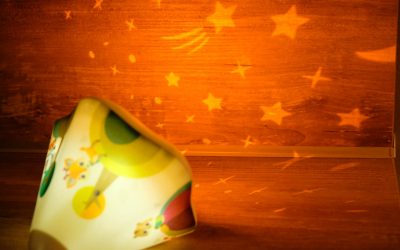 De la douceur avec la veilleuse projecteur Tiny Love de chez Berceau magique