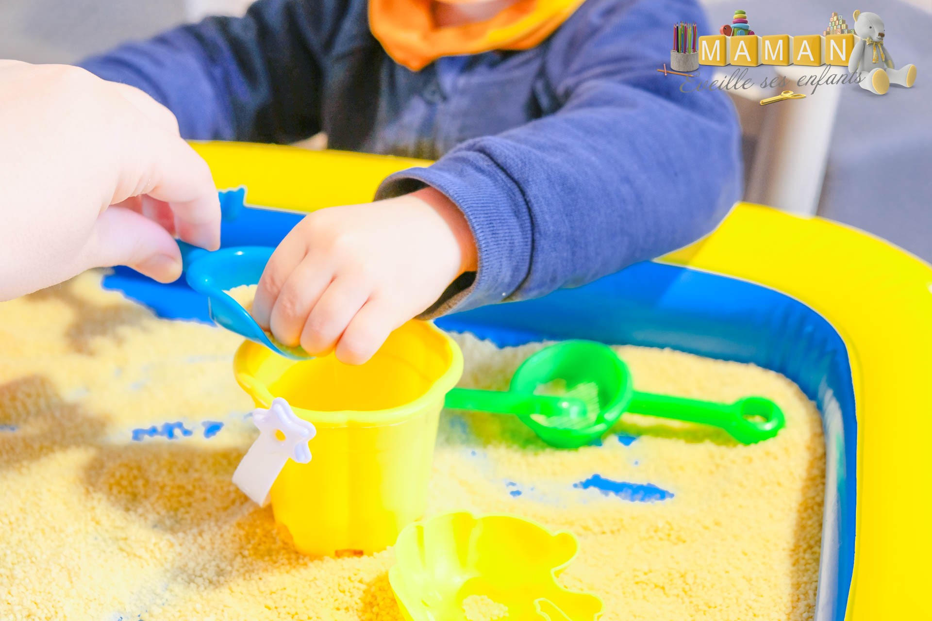 Générique Table d'eau extérieure Bac Sensoriel de Plage avec Pompe | Jeux d'Eau pour Pour Filles Garçons de 4 à 8 Ans, Idéal pour Salle de Jeux, Crèche, Terrasse, Plage, Jardin, Parc