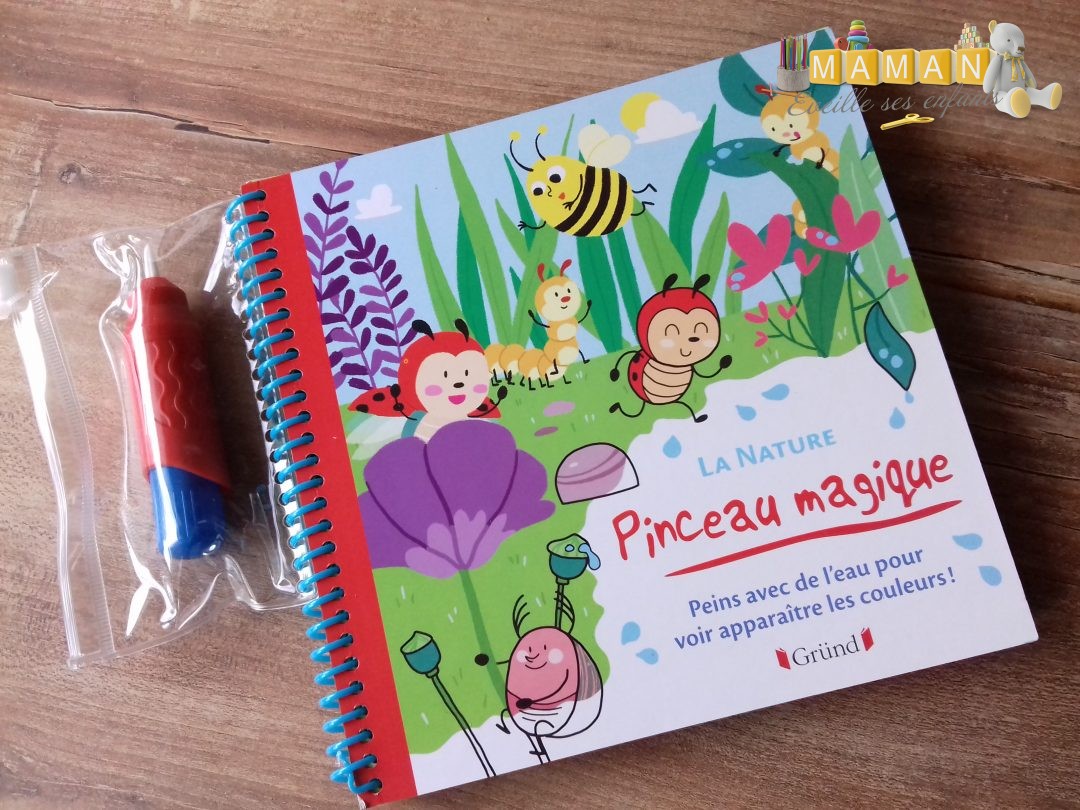 Il te suffit de remplir ton pinceau avec de l’eau, puis de le passer