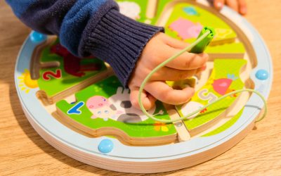 Apprendre les chiffres et les couleurs de manière hyper amusante chez HABA : Vive les jeux magnétiques !