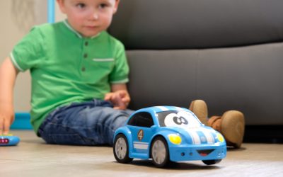 Ma première voiture télécommandé : La Coccinelle de BBurago Junior, un jouet ludique et intuitif , à partir de 18 mois